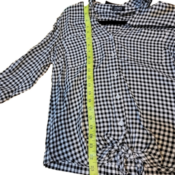 Jones New York checker print button down top with front tie size S - Picture 8 of 9